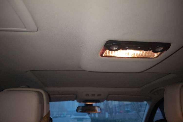 Used BMW 5 Series 2013 530Li Leading Model Headliner