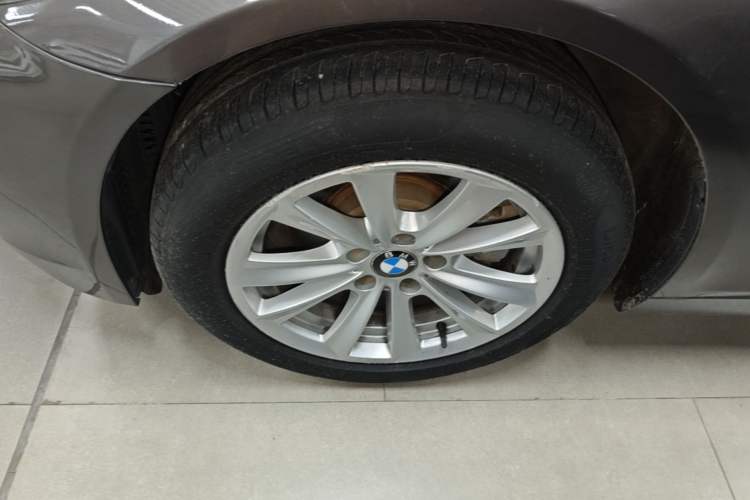 Used BMW 5 Series 2013 525Li Leading Model Left Front Wheel Hub
