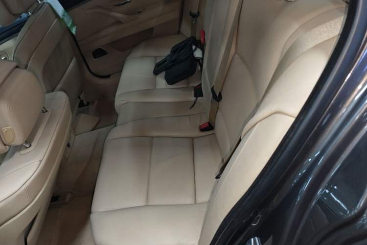 Used BMW 5 Series 2013 525Li Leading Model Left Rear Seat