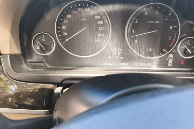 Used BMW 5 Series 2013 535Li Luxury Model Odometer Close Up