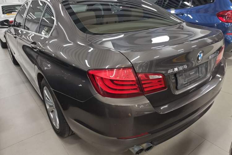Used BMW 5 Series 2013 525Li Leading Model Rear Left 45 Deg