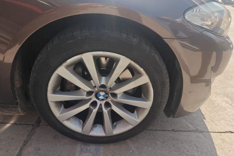 Used BMW 5 Series 2013 530Li Leading Model Right Front Wheel Hub