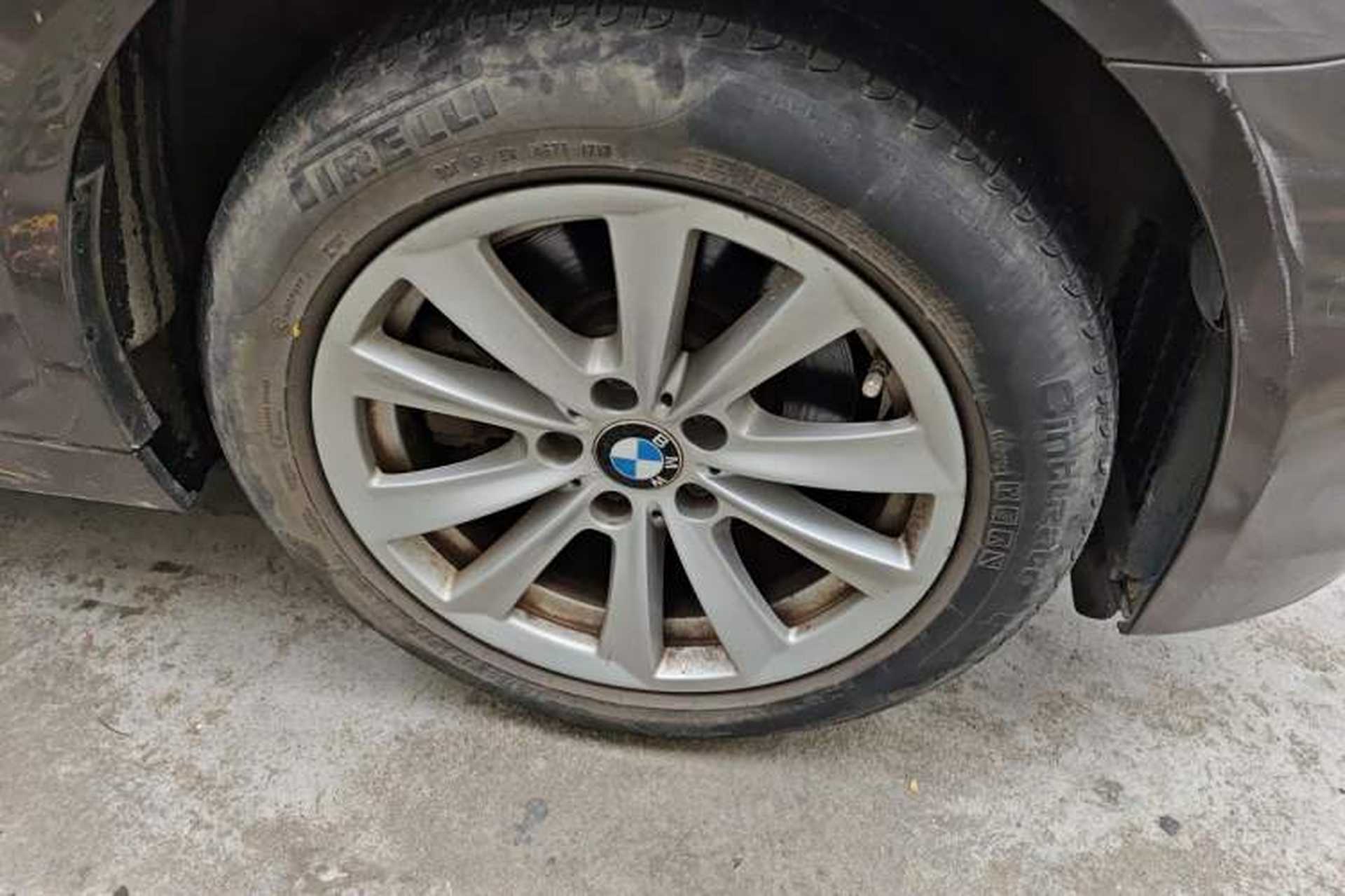 Used BMW 5 Series 2013 525Li Leading Model Right Front Wheel Hub