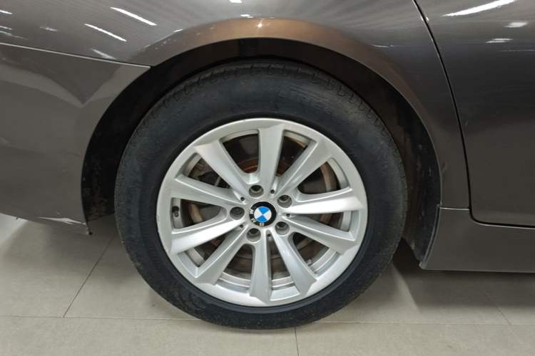 Used BMW 5 Series 2013 525Li Leading Model Right Rear Wheel Hub