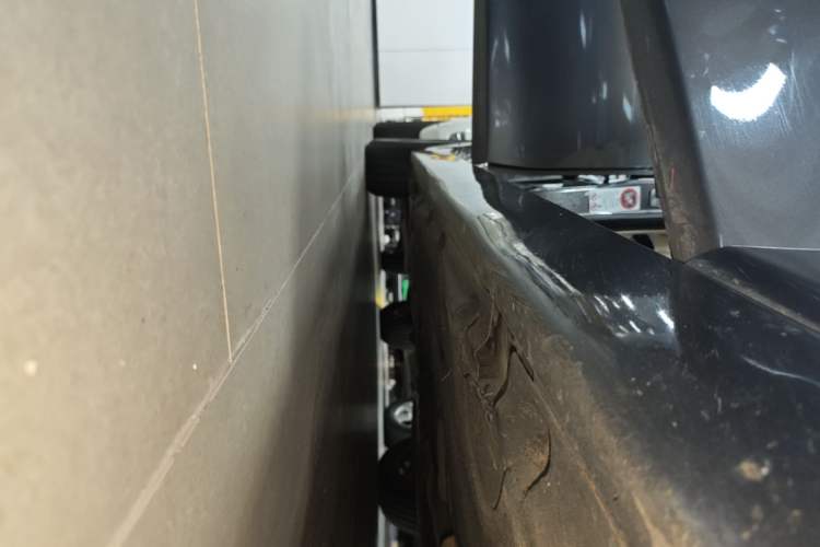 Used BMW 5 Series 2013 525Li Leading Model Right Side Sill