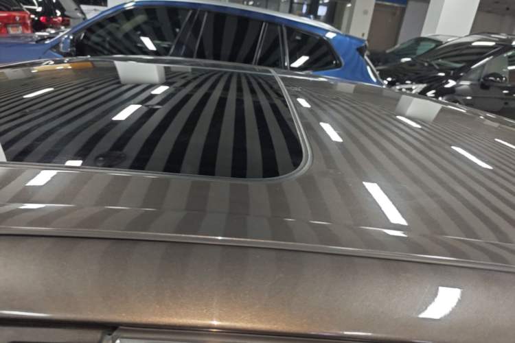 Used BMW 5 Series 2013 525Li Leading Model Roof