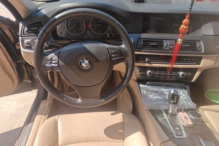 Used BMW 5 Series 2013 530Li Leading Model Steering Wheel