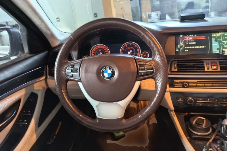 Used BMW 5 Series 2013 530Li Leading Model Steering Wheel