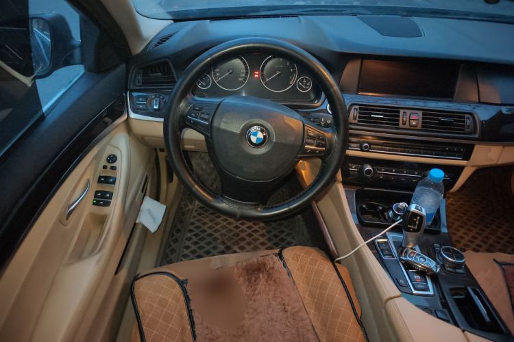 Used BMW 5 Series 2013 530Li Leading Model Steering Wheel