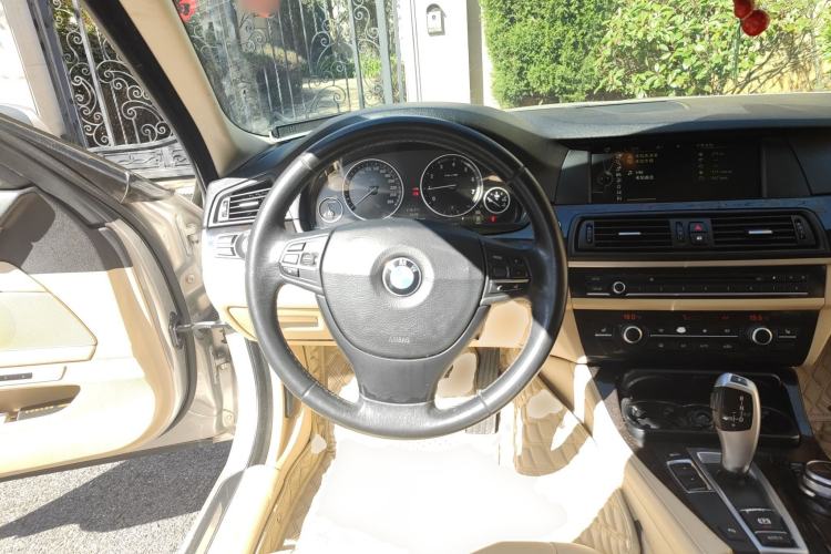 Used BMW 5 Series 2013 525Li Luxury Model Steering Wheel
