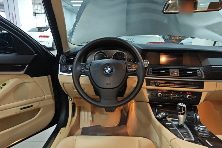Used BMW 5 Series 2013 525Li Leading Model Steering Wheel