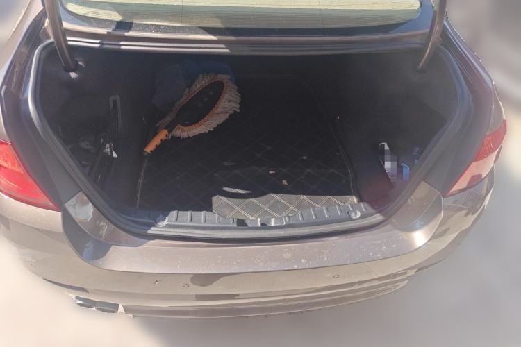 Used BMW 5 Series 2013 530Li Leading Model Trunk