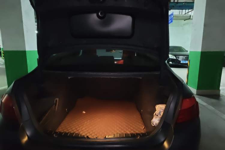Used BMW 5 Series 2013 525Li Luxury Model Trunk