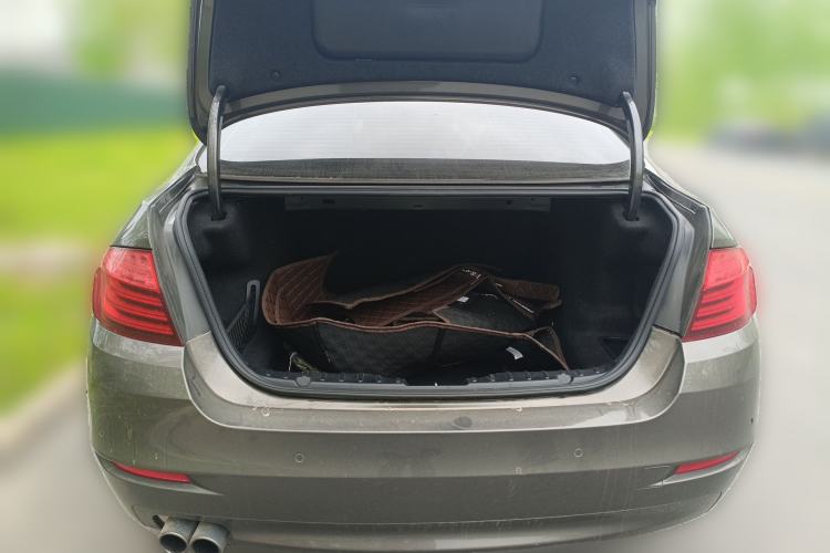 Used BMW 5 Series 2013 525Li Leading Model Trunk