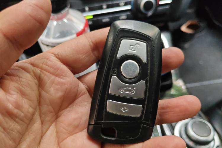 Used BMW 5 Series 2013 525Li Leading Model Vehicle Key