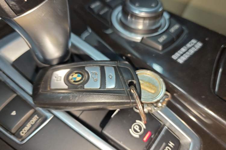 Used BMW 5 Series 2013 525Li Leading Model Vehicle Key