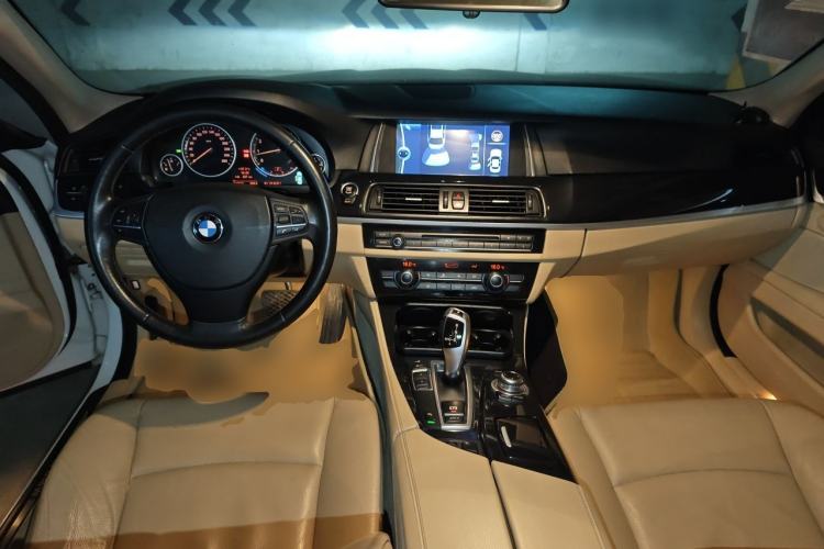 Used BMW 5 Series 2013 520Li Elegant Edition Center Console