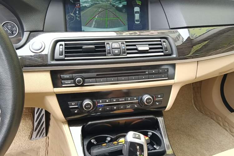 Used BMW 5 Series 2013 530Li Luxury Model Audio And AC Panel