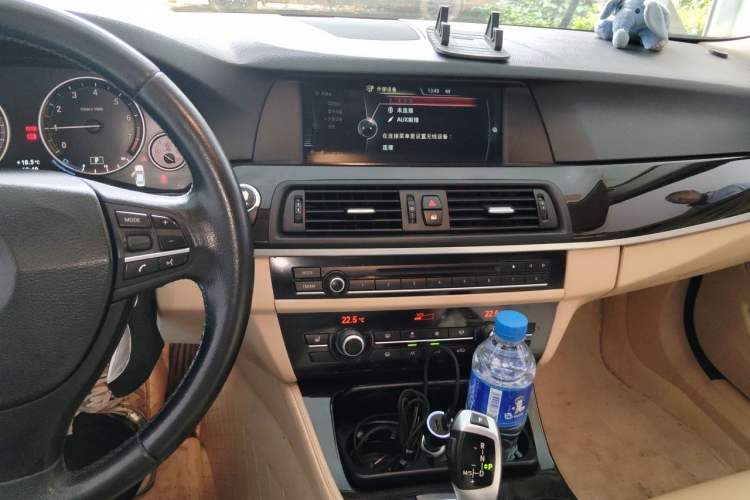 Used BMW 5 Series 2013 525Li Luxury Model Audio And AC Panel
