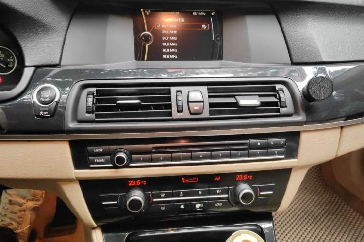 Used BMW 5 Series 2013 520Li Elegant Edition Audio And AC Panel
