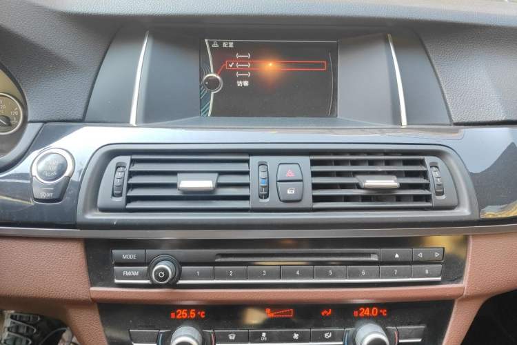 Used BMW 5 Series 2013 520Li Elegant Edition Audio And AC Panel