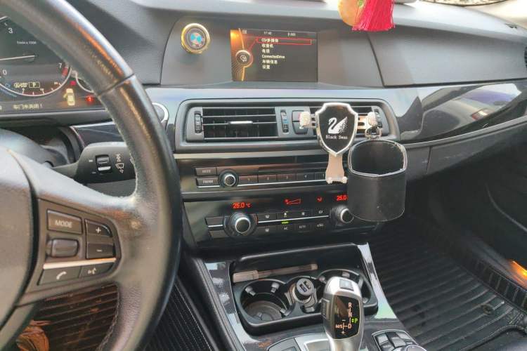 Used BMW 5 Series 2013 520i Elegant Edition Audio And AC Panel