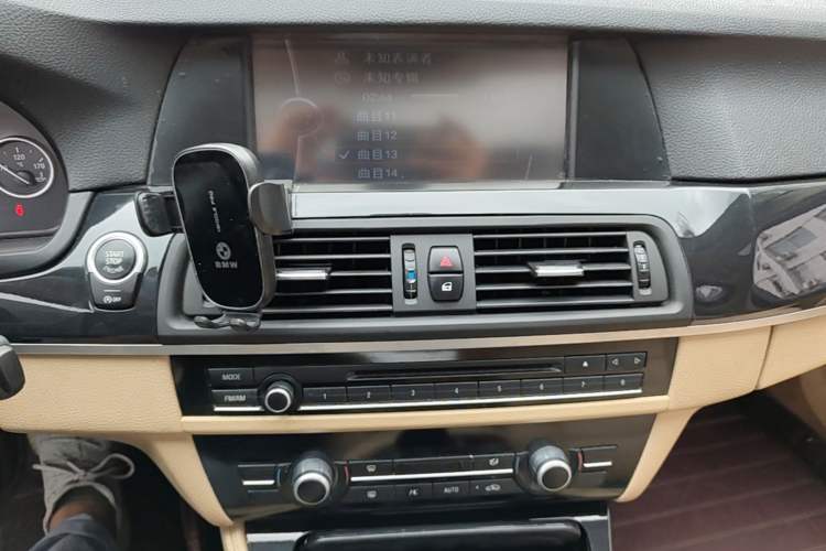 Used BMW 5 Series 2013 520Li Elegant Edition Audio And AC Panel