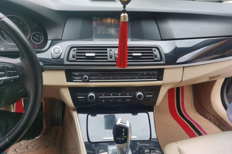 Used BMW 5 Series 2013 520Li Elegant Edition Audio And AC Panel