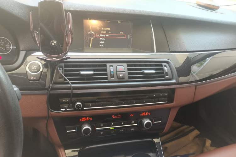 Used BMW 5 Series 2013 520i Elegant Edition Audio And AC Panel