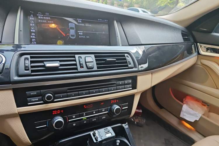 Used BMW 5 Series 2013 520Li Elegant Edition Audio And AC Panel