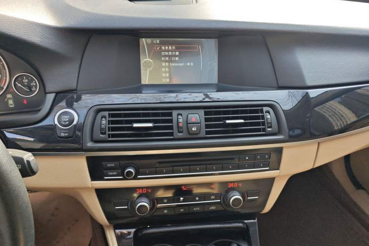 Used BMW 5 Series 2013 520Li Elegant Edition Audio And AC Panel