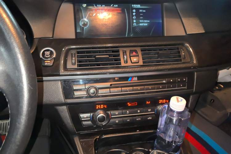 Used BMW 5 Series 2013 525Li Luxury Model Audio And AC Panel