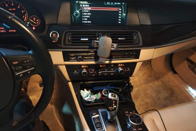 Used BMW 5 Series 2013 525Li Luxury Model Audio And AC Panel