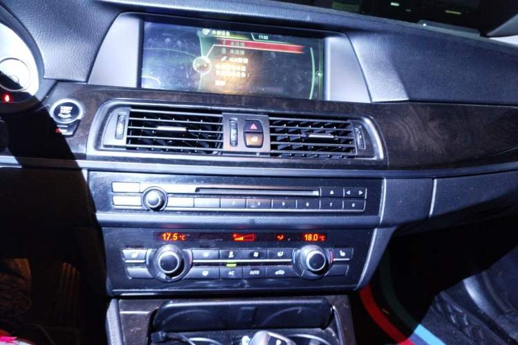 Used BMW 5 Series 2013 525Li Luxury Model Audio And AC Panel