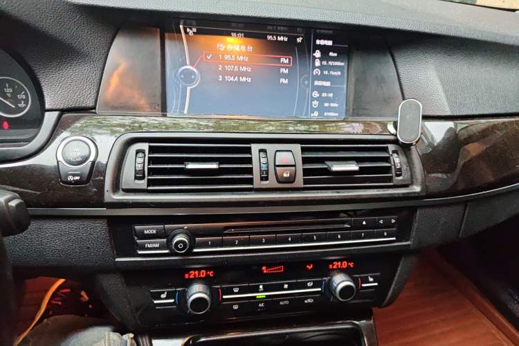 Used BMW 5 Series 2013 525Li Leading Model Audio And AC Panel