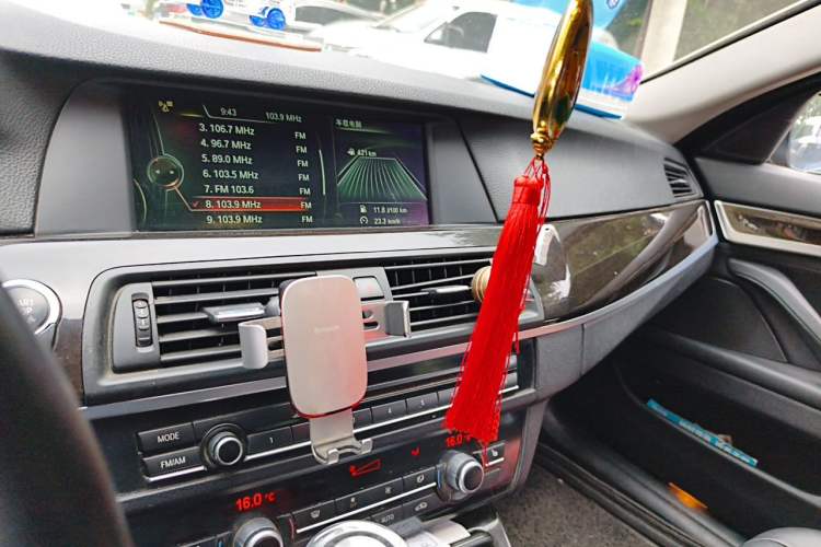 Used BMW 5 Series 2013 525Li Luxury Model Audio And AC Panel