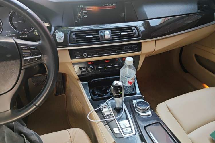Used BMW 5 Series 2013 525Li Luxury Model Audio And AC Panel