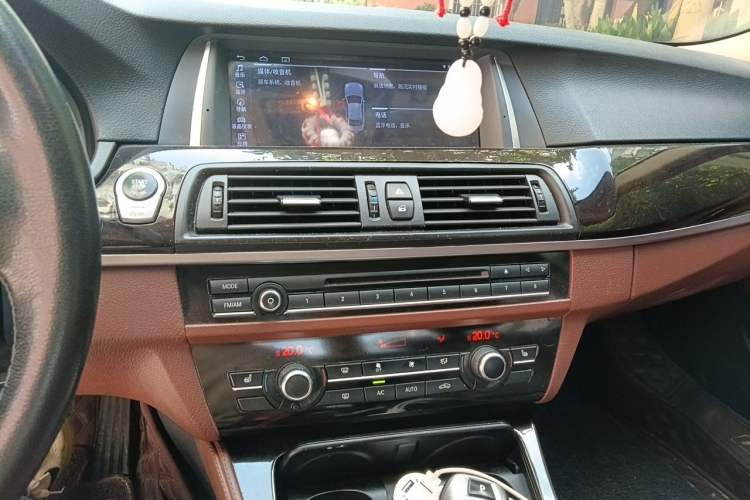 Used BMW 5 Series 2013 525Li Leading Model Audio And AC Panel