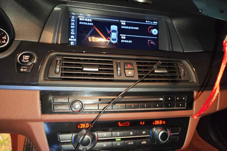 Used BMW 5 Series 2013 520Li Elegant Edition Audio And AC Panel