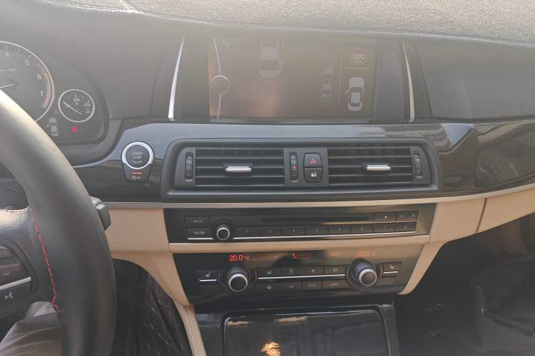 Used BMW 5 Series 2013 525Li Leading Model Audio And AC Panel