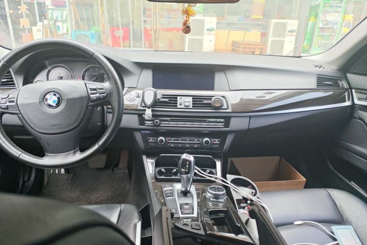 Used BMW 5 Series 2013 530Li Leading Model Center Console