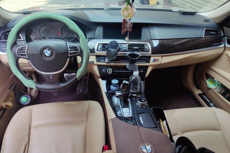 Used BMW 5 Series 2013 525Li Luxury Model Center Console