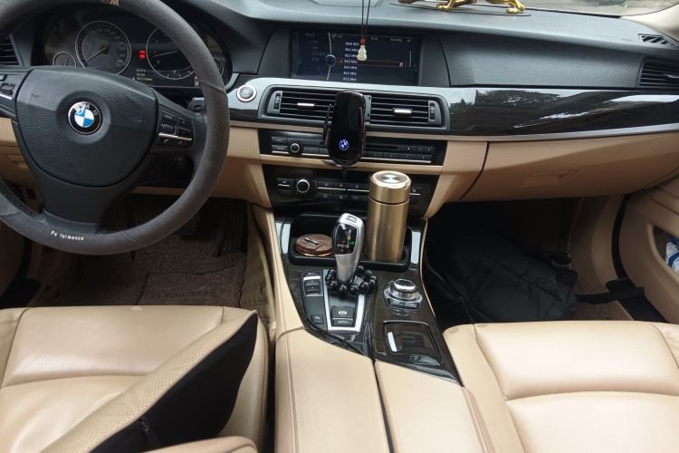 Used BMW 5 Series 2013 530Li Leading Model Center Console