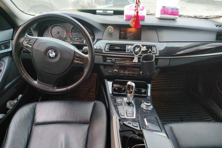 Used BMW 5 Series 2013 520i Elegant Edition Center Console
