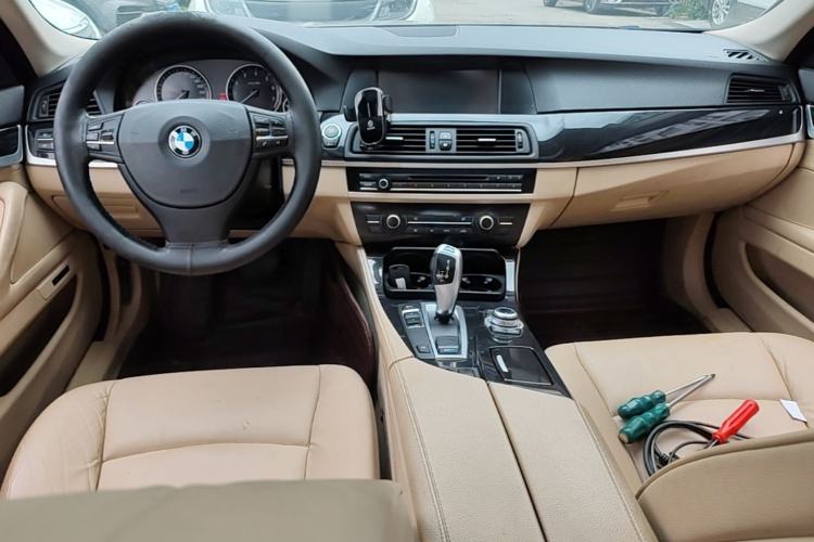 Used BMW 5 Series 2013 520Li Elegant Edition Center Console