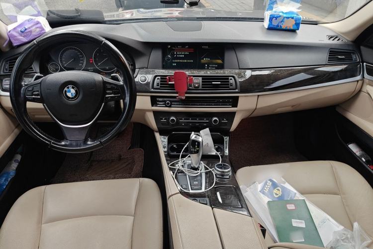 Used BMW 5 Series 2013 530Li Leading Model Center Console