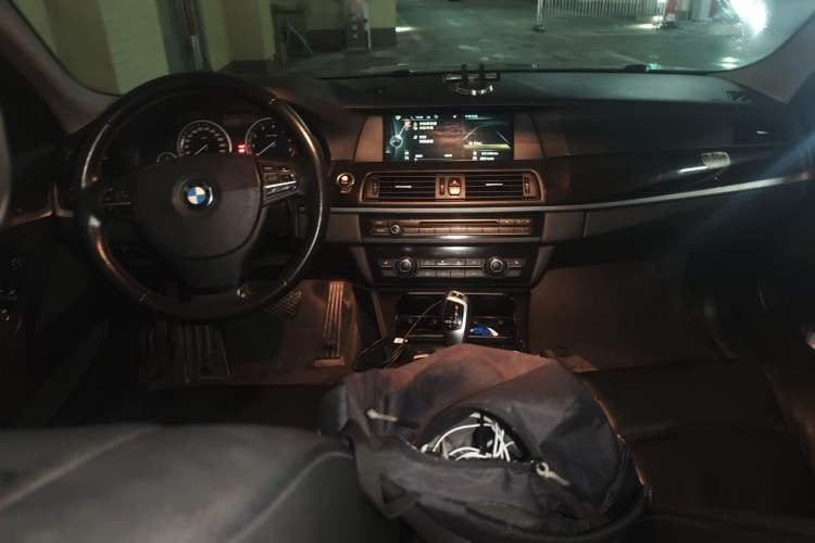 Used BMW 5 Series 2013 525Li Leading Model Center Console