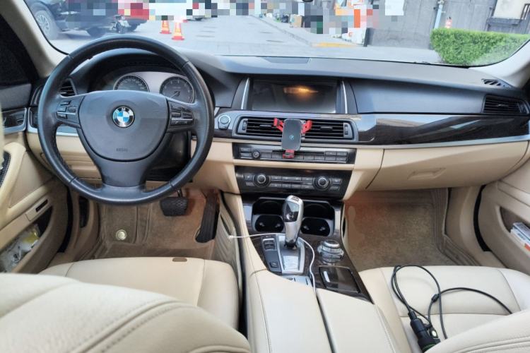 Used BMW 5 Series 2013 525Li Leading Model Center Console