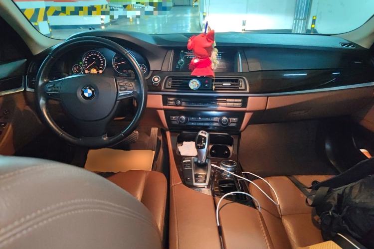 Used BMW 5 Series 2013 530Li Leading Model Center Console