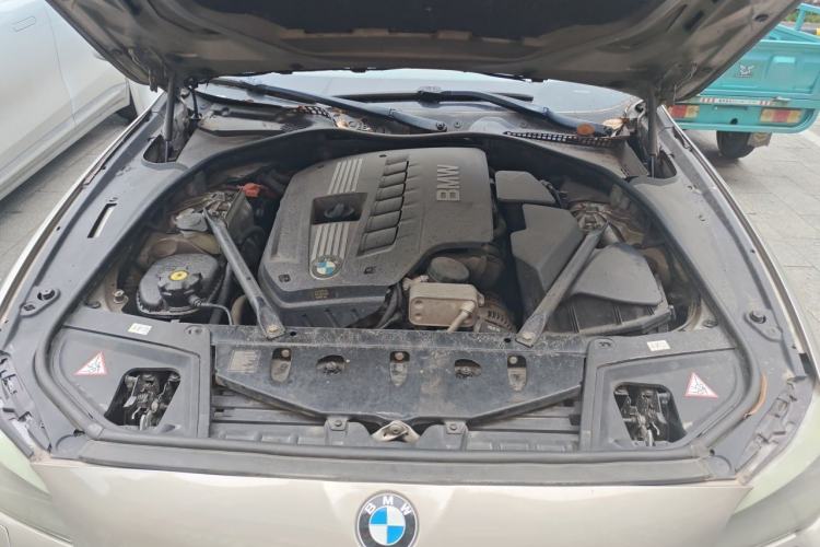 Used BMW 5 Series 2013 530Li Leading Model Engine Bay